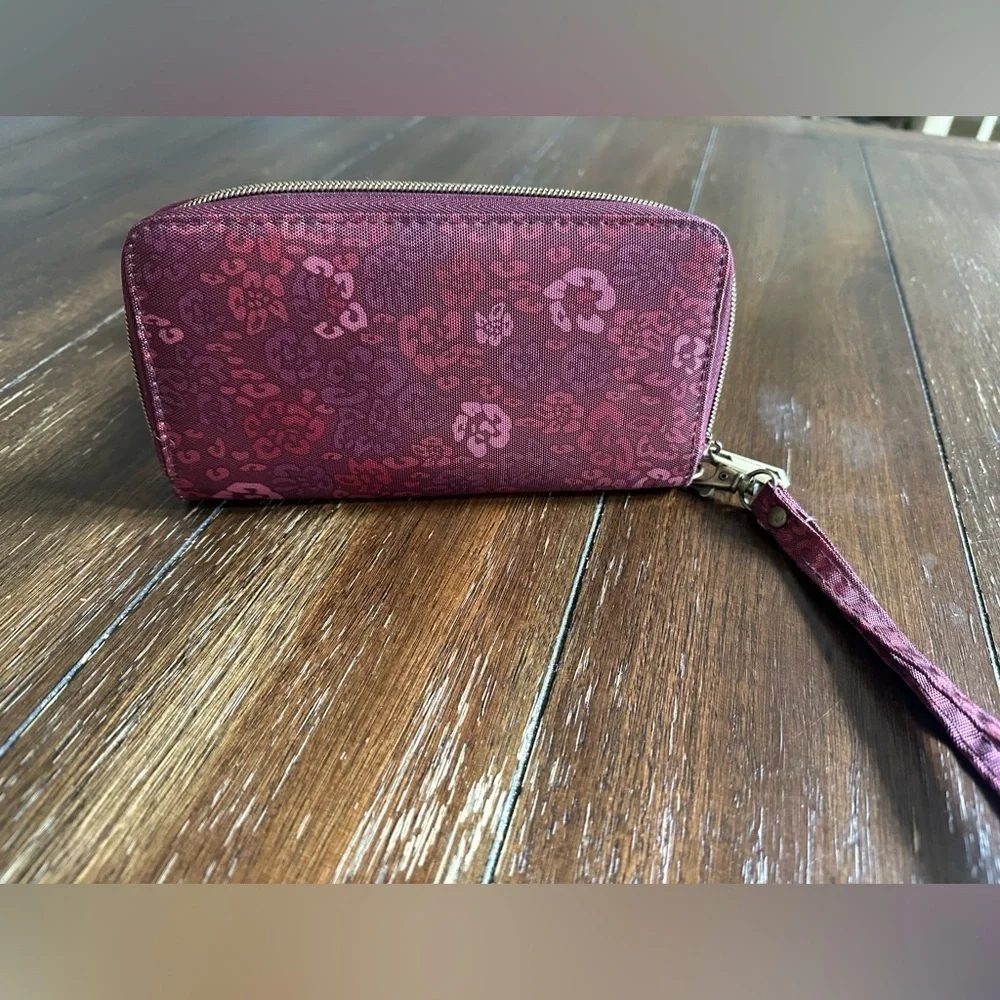 NWOT Travelon wallet